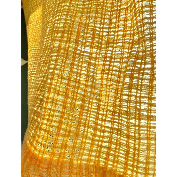 Vintage 70s net curtain, yellow mesh, short panel, rod header - Picture 9 of 9